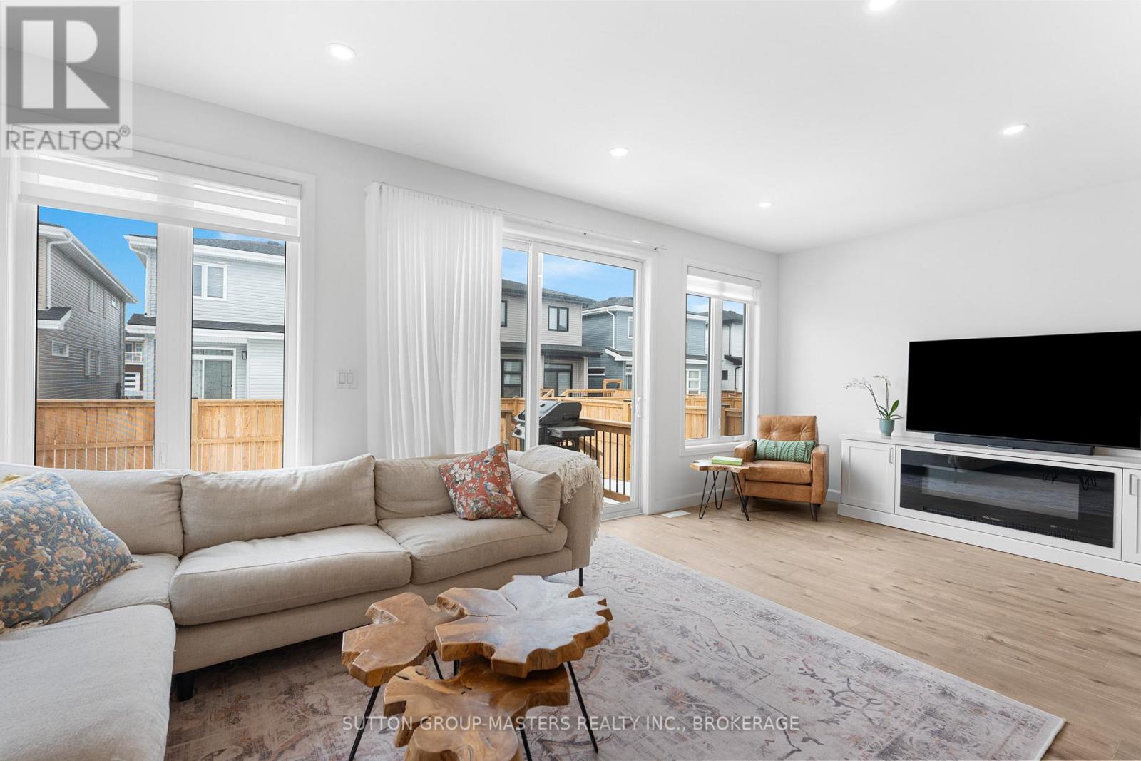 210 Superior Drive, Loyalist (Amherstview), Ontario  K7N 0G1 - Photo 9 - X12853110