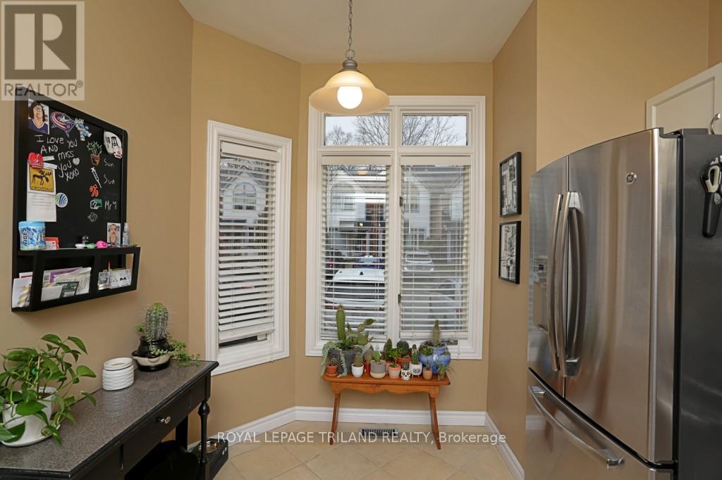 16 - 1415 Commissioners Road W, London South (South B), Ontario  N6K 1E2 - Photo 5 - X12853012