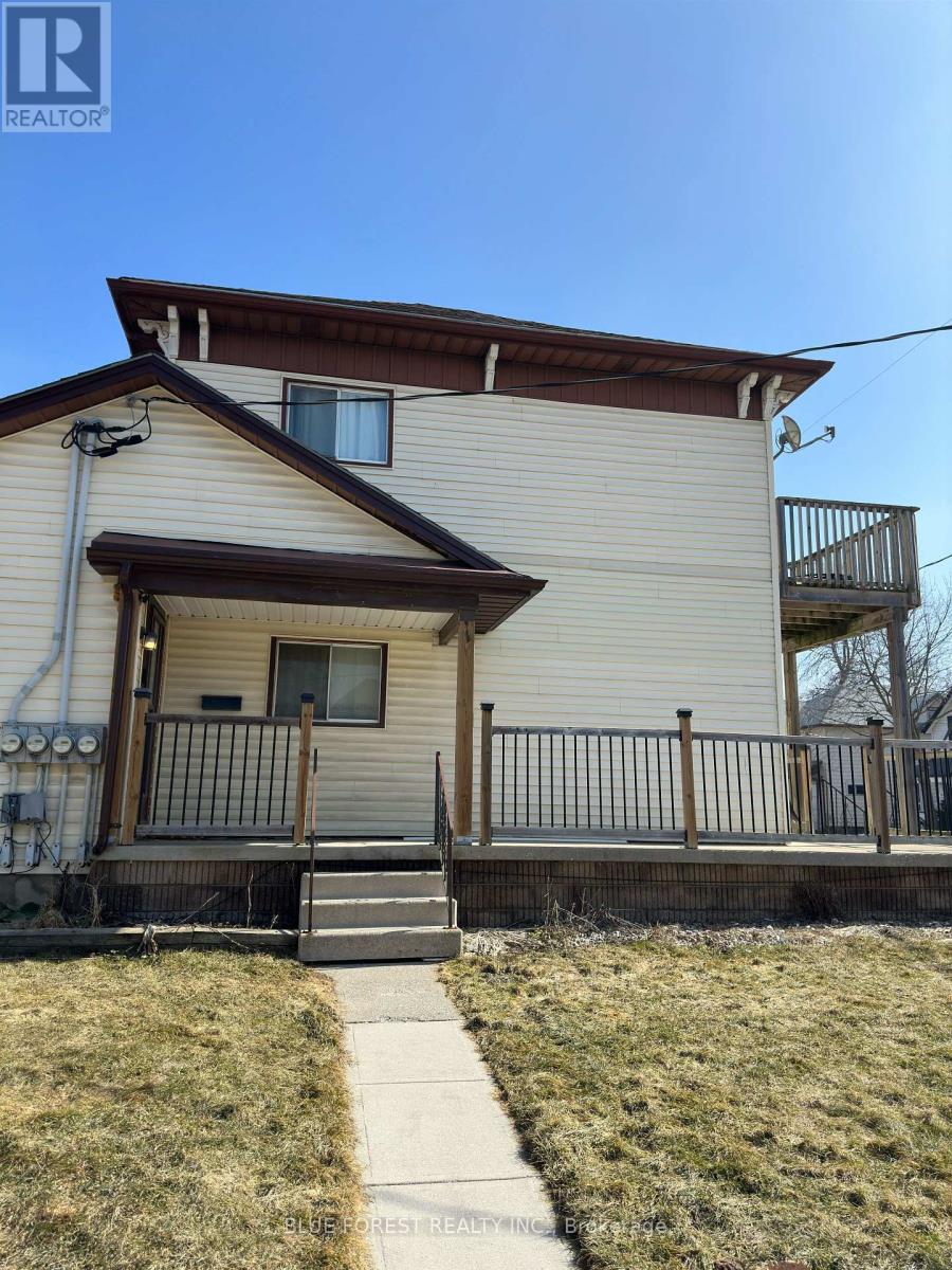 23 Barnes Street, St. Thomas, Ontario  N5R 2V4 - Photo 2 - X12853090