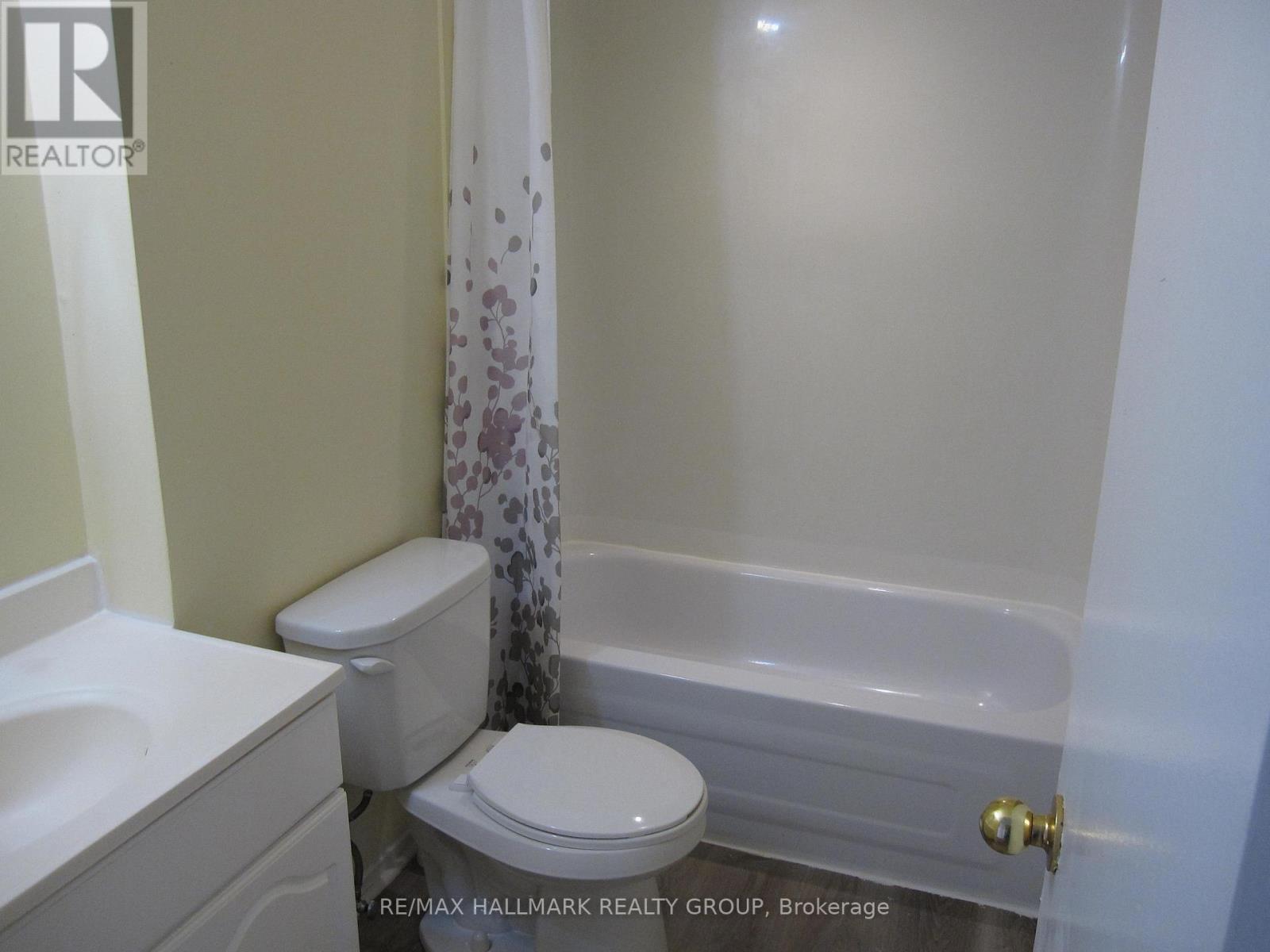 12 - 898 Elmsmere Road, Ottawa, Ontario  K1J 7T6 - Photo 10 - X12853056