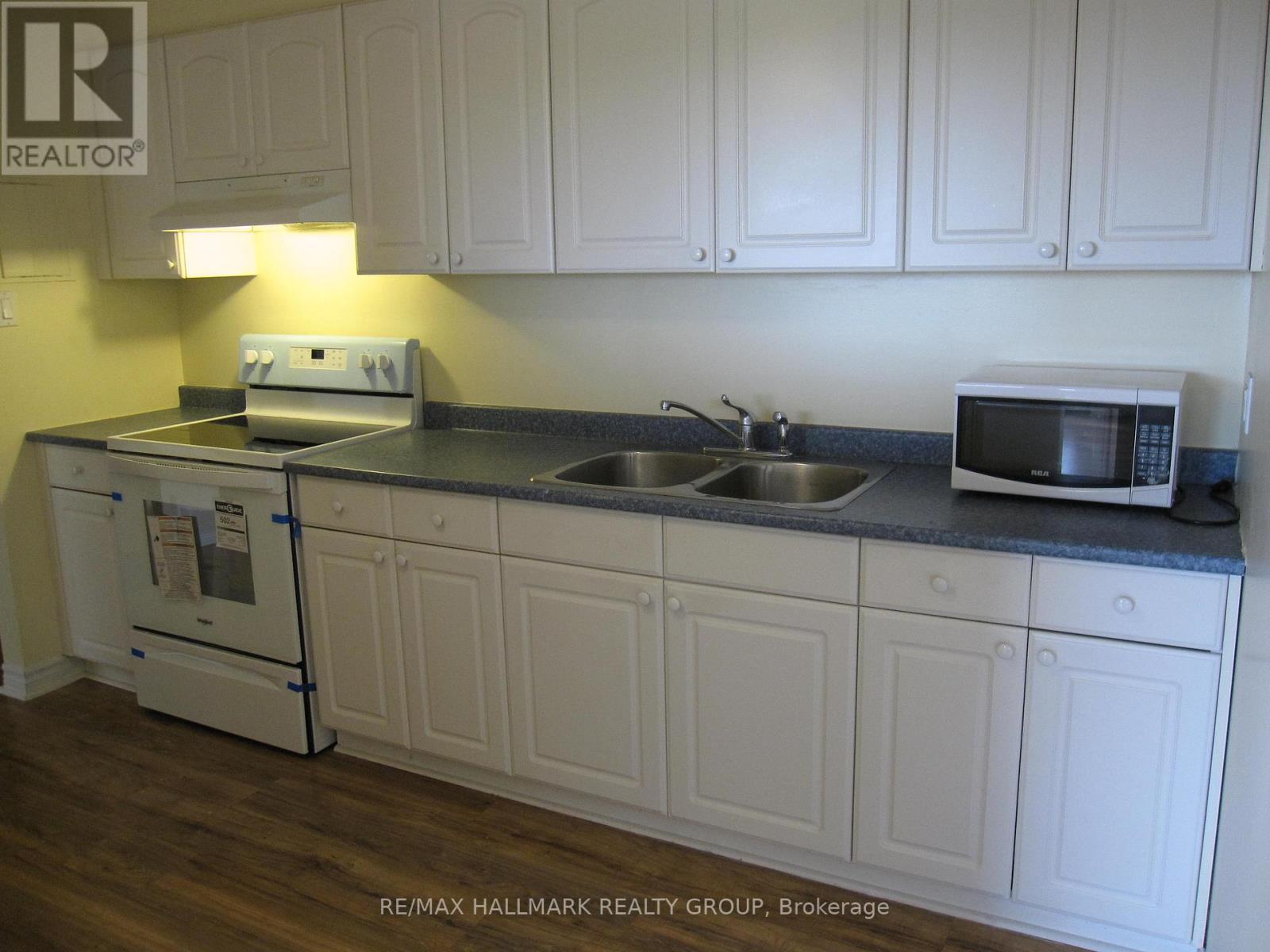 12 - 898 Elmsmere Road, Ottawa, Ontario  K1J 7T6 - Photo 5 - X12853056