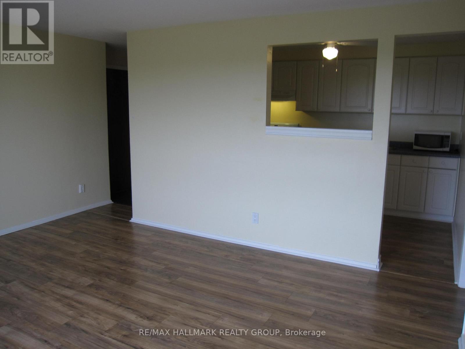 12 - 898 Elmsmere Road, Ottawa, Ontario  K1J 7T6 - Photo 7 - X12853056