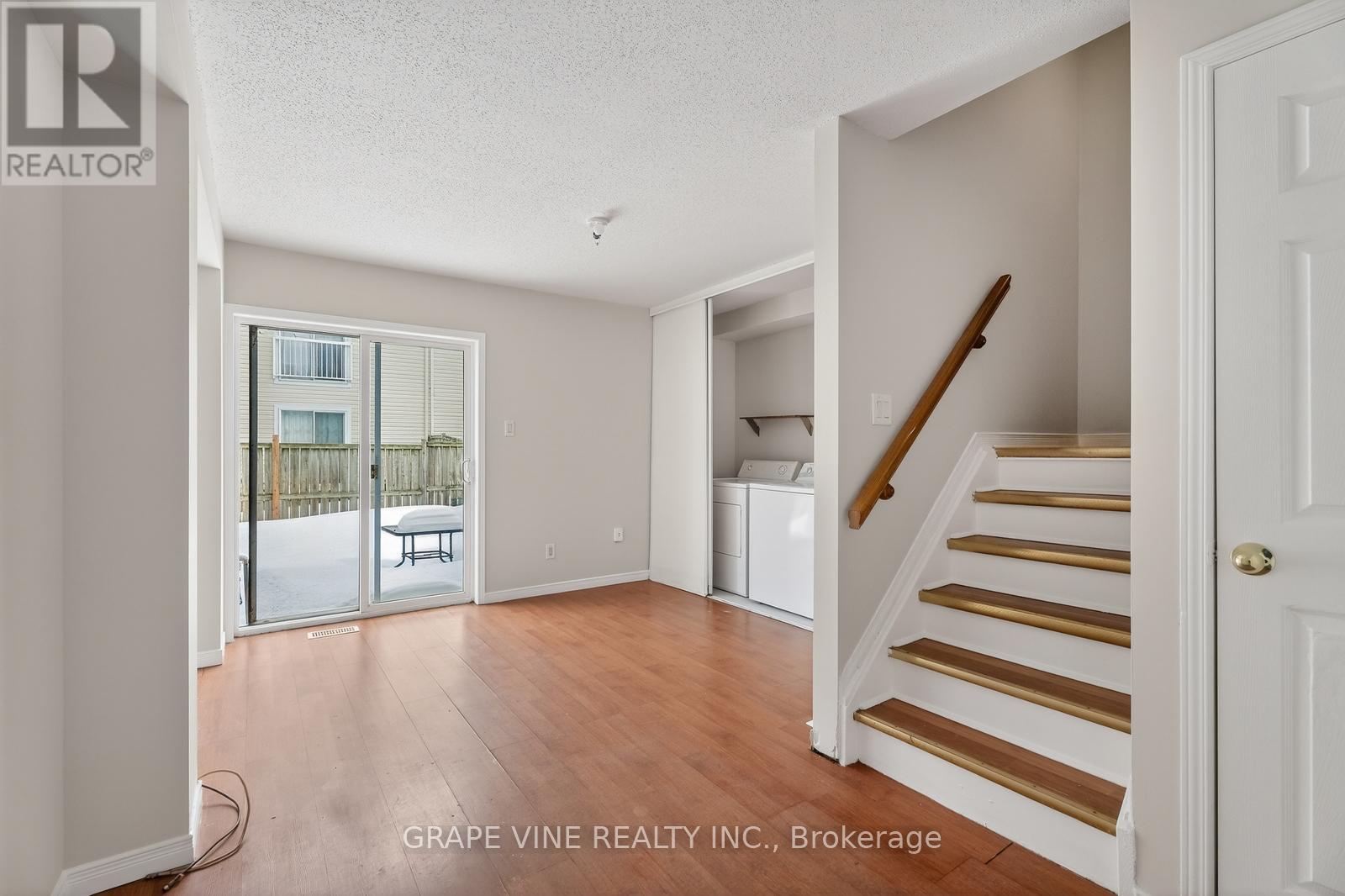 460 Seyton Drive, Ottawa, Ontario  K2H 1G2 - Photo 25 - X12853128