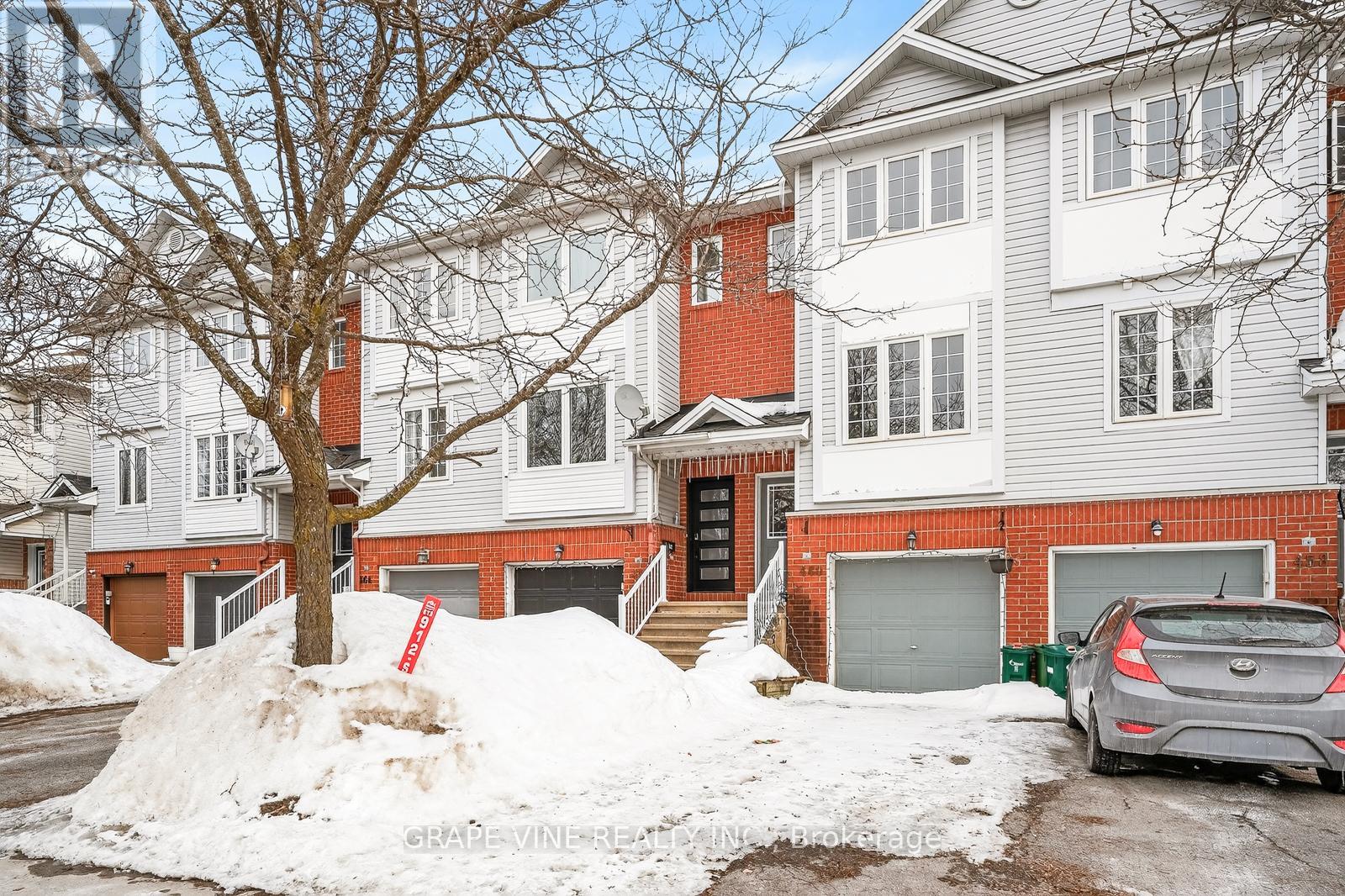 460 Seyton Drive, Ottawa, Ontario  K2H 1G2 - Photo 3 - X12853128