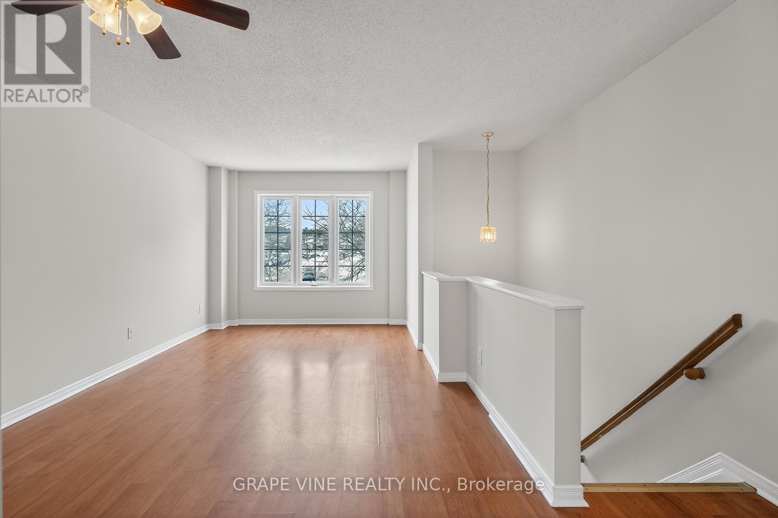 460 Seyton Drive, Ottawa, Ontario  K2H 1G2 - Photo 9 - X12853128