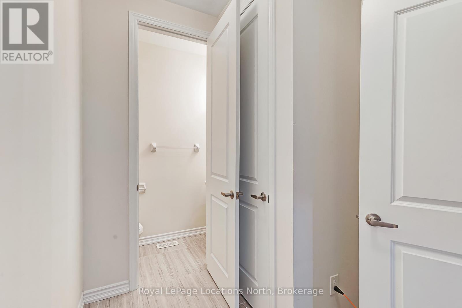 137 Allegra Drive, Wasaga Beach, Ontario  L9Z 0H6 - Photo 21 - S12853054