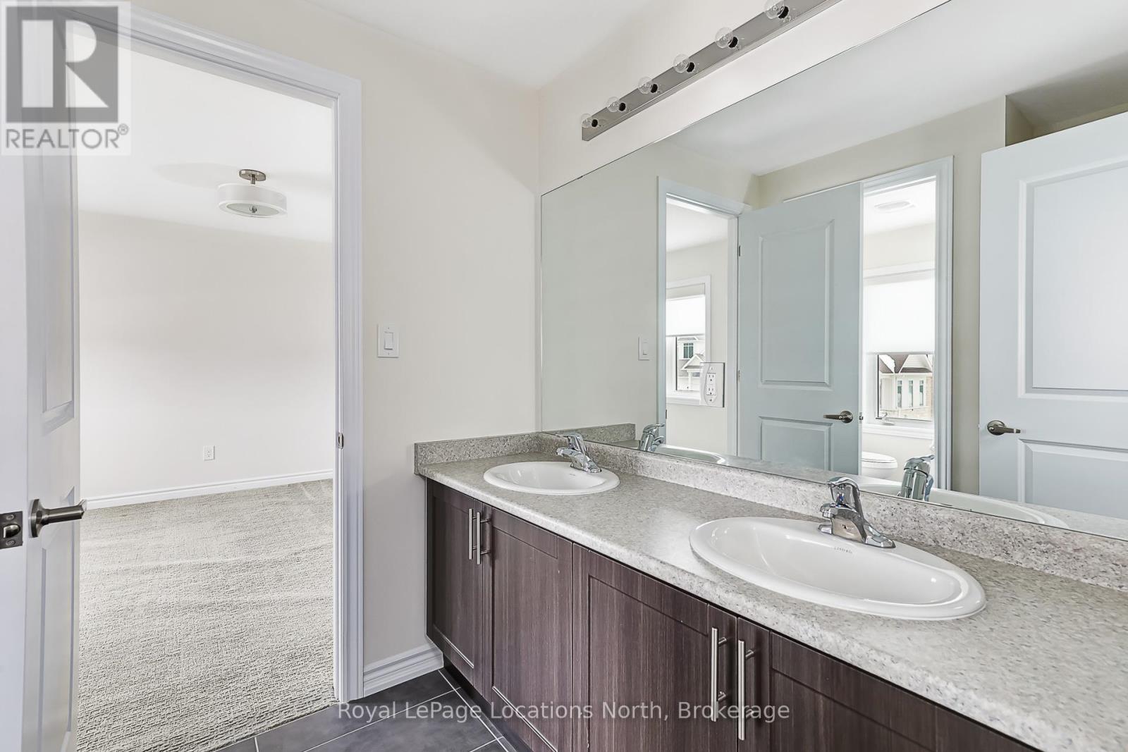 137 Allegra Drive, Wasaga Beach, Ontario  L9Z 0H6 - Photo 34 - S12853054