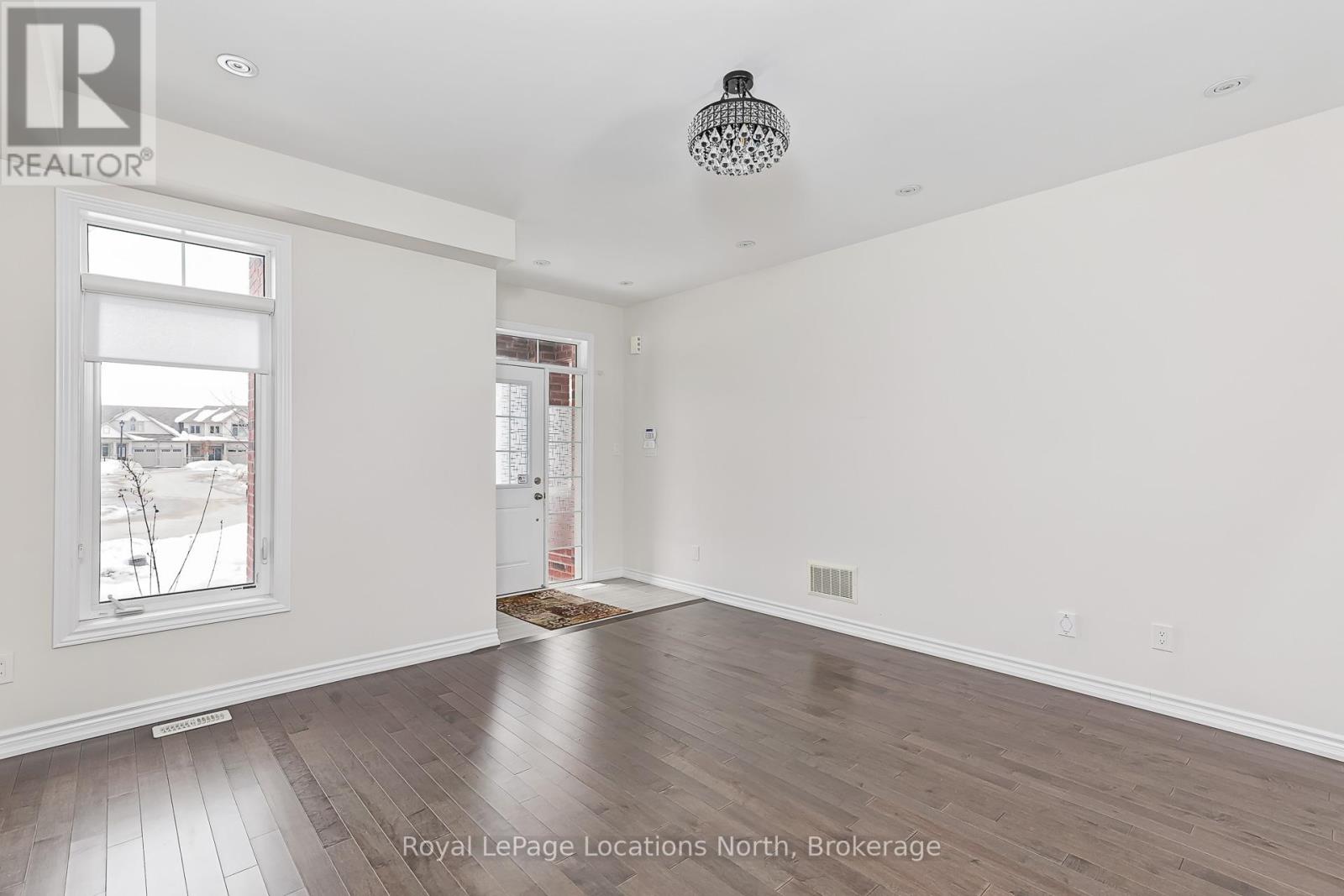 137 Allegra Drive, Wasaga Beach, Ontario  L9Z 0H6 - Photo 6 - S12853054