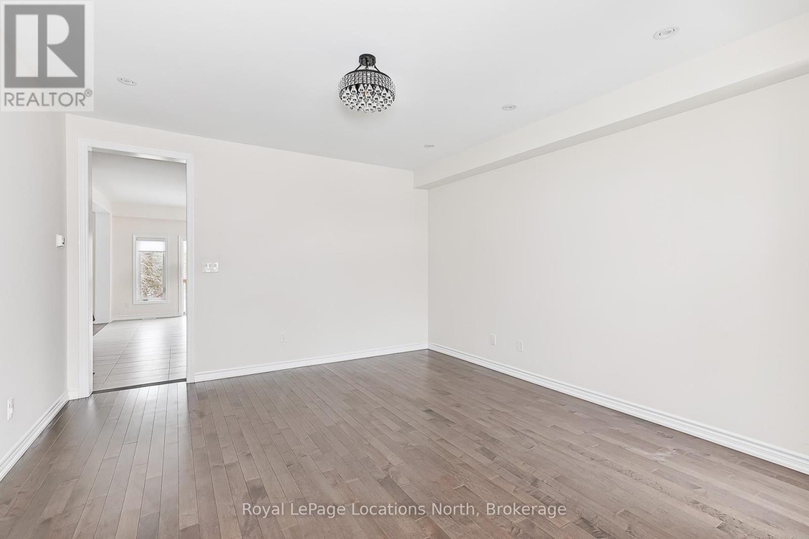 137 Allegra Drive, Wasaga Beach, Ontario  L9Z 0H6 - Photo 7 - S12853054