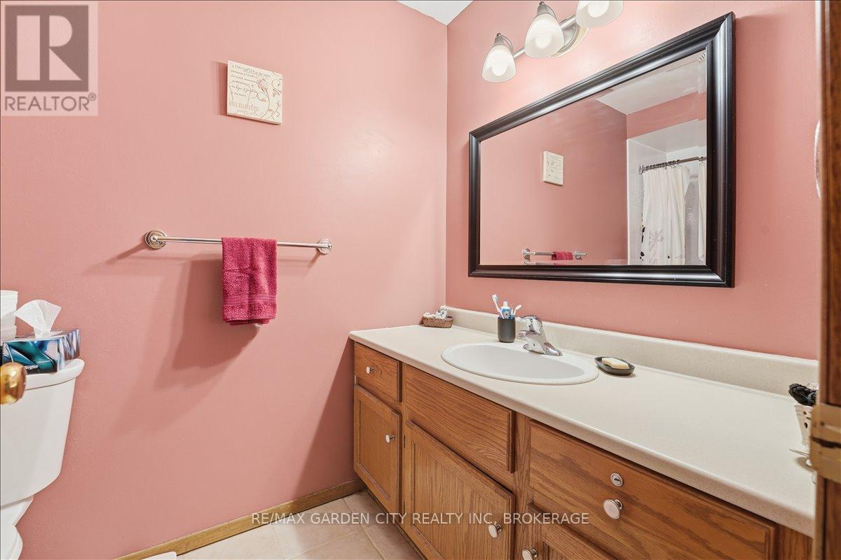 229 Windsor Street, Welland, Ontario  L3C 7A3 - Photo 19 - X12853060