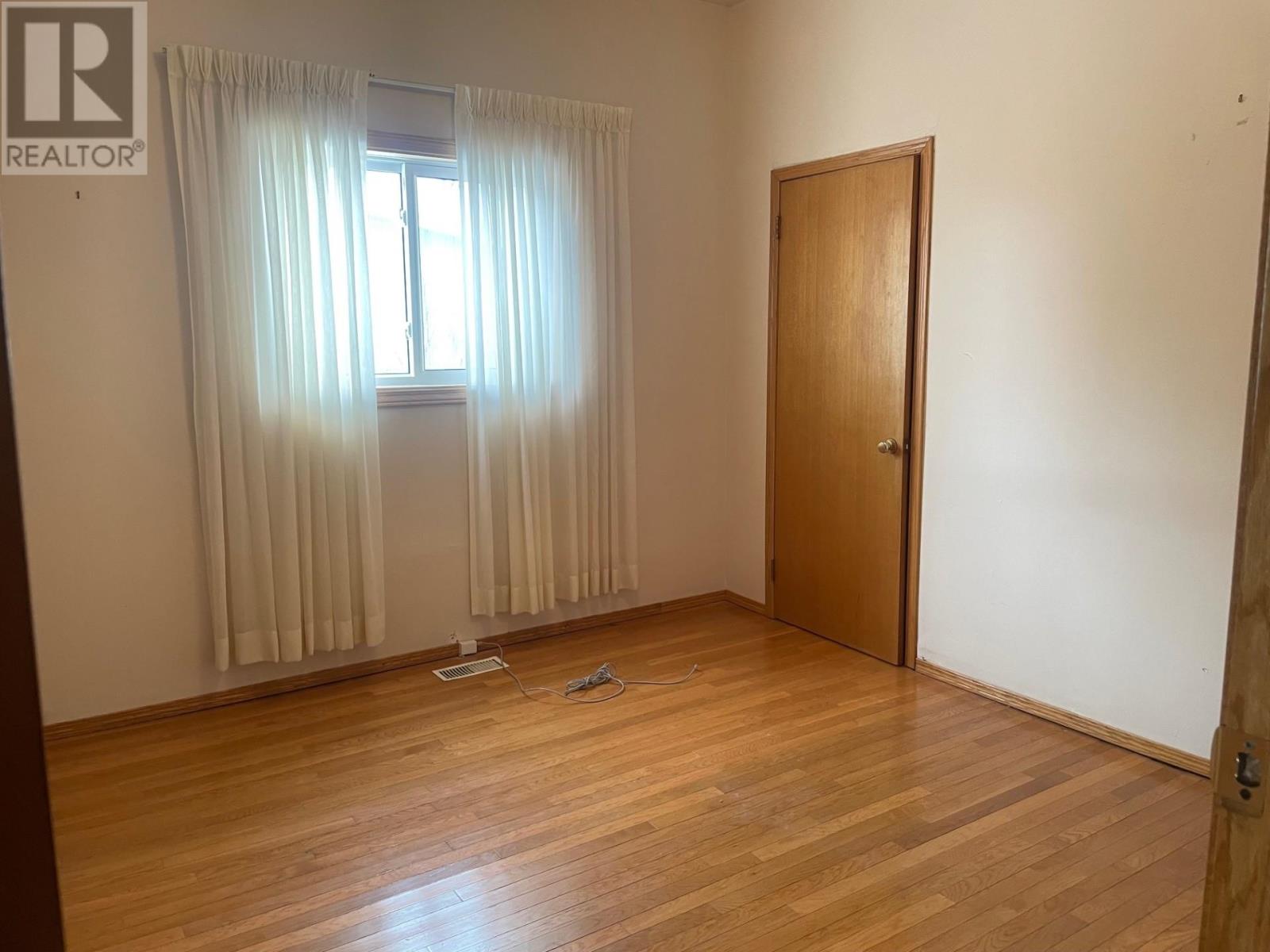 229 Villa St, Thunder Bay, Ontario  P7A 3Y1 - Photo 4 - TB2600373