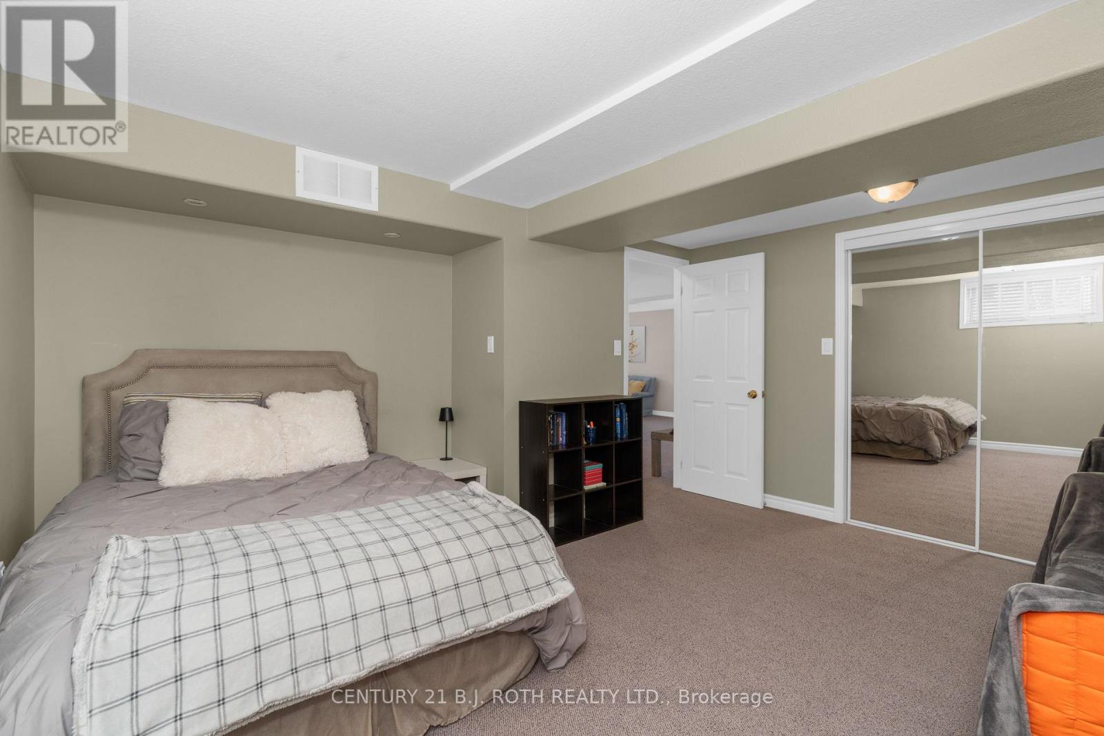 63 Kenwell Crescent, Barrie, Ontario  L4N 0A3 - Photo 34 - S12850828