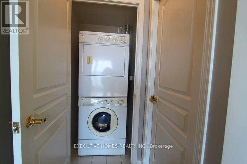 1709 - 4879 Kimbermount Avenue, Mississauga, Ontario  L5M 7R8 - Photo 12 - W12849790