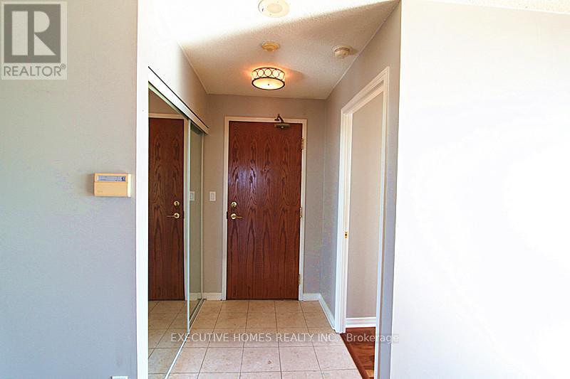 1709 - 4879 Kimbermount Avenue, Mississauga, Ontario  L5M 7R8 - Photo 2 - W12849790