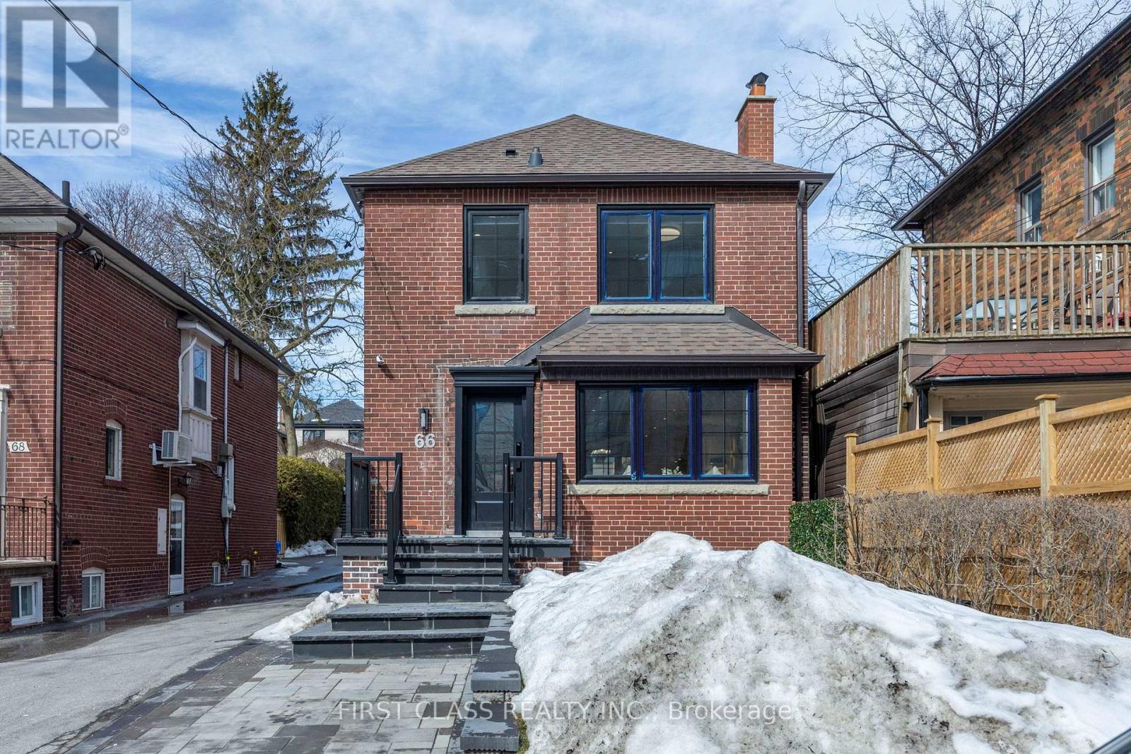 66 Willowbank Boulevard, Toronto (Lawrence Park South), Ontario  M5N 1G6 - Photo 2 - C12852996