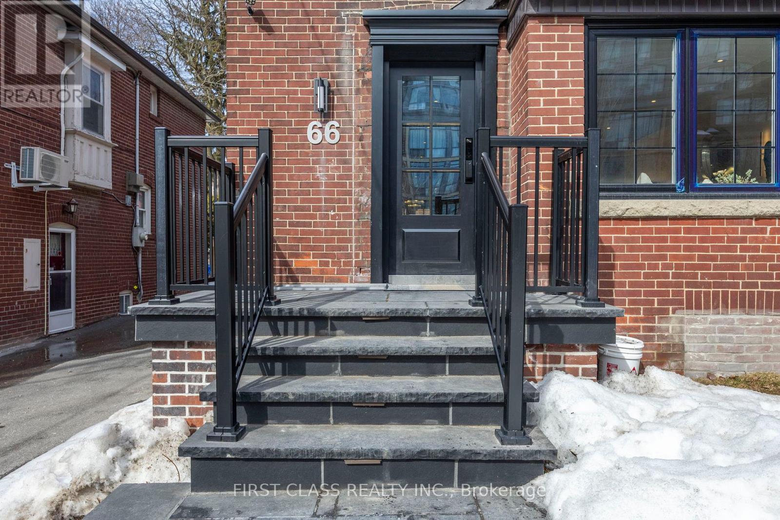 66 Willowbank Boulevard, Toronto (Lawrence Park South), Ontario  M5N 1G6 - Photo 4 - C12852996