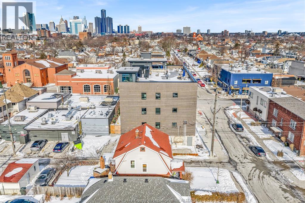 1027 Marentette Avenue, Windsor, Ontario  N9A 2A4 - Photo 3 - 26004717