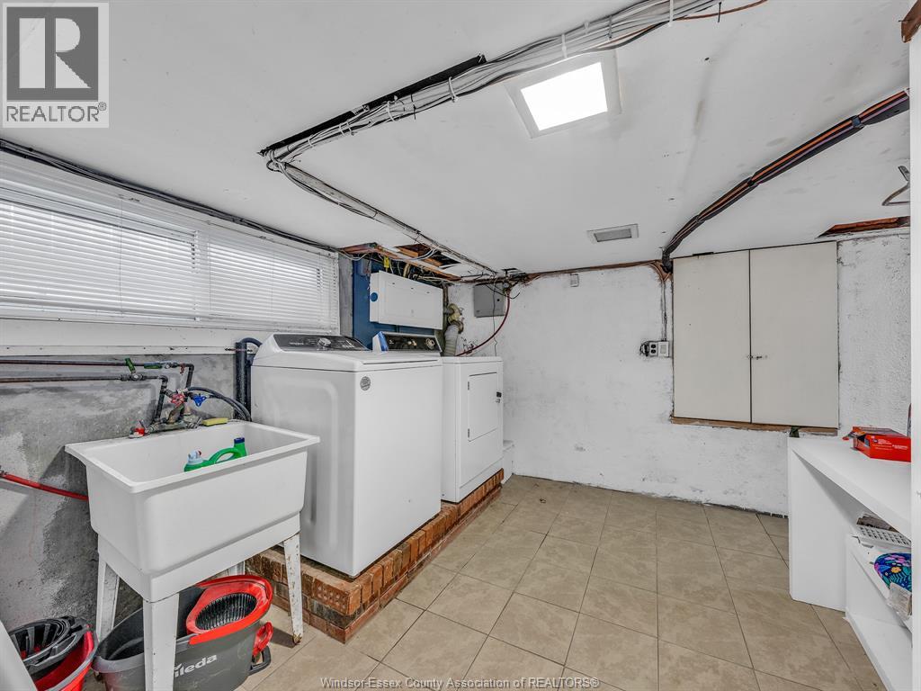 1027 Marentette Avenue, Windsor, Ontario  N9A 2A4 - Photo 36 - 26004717