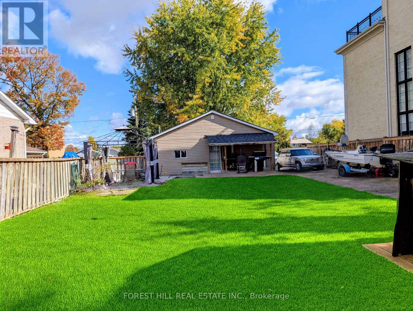 26 River Drive, East Gwillimbury, Ontario  L9N 1A6 - Photo 3 - N12853078