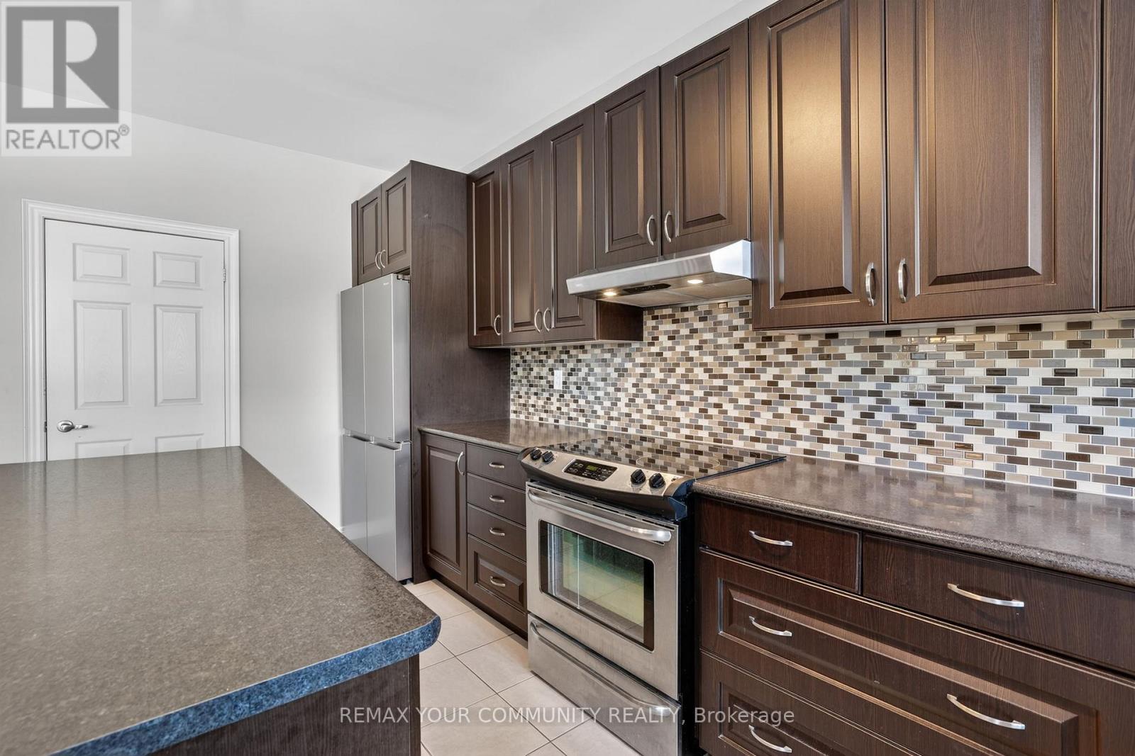 9 Faris Street, Bradford West Gwillimbury (Bradford), Ontario  L3Z 0B4 - Photo 10 - N12853124