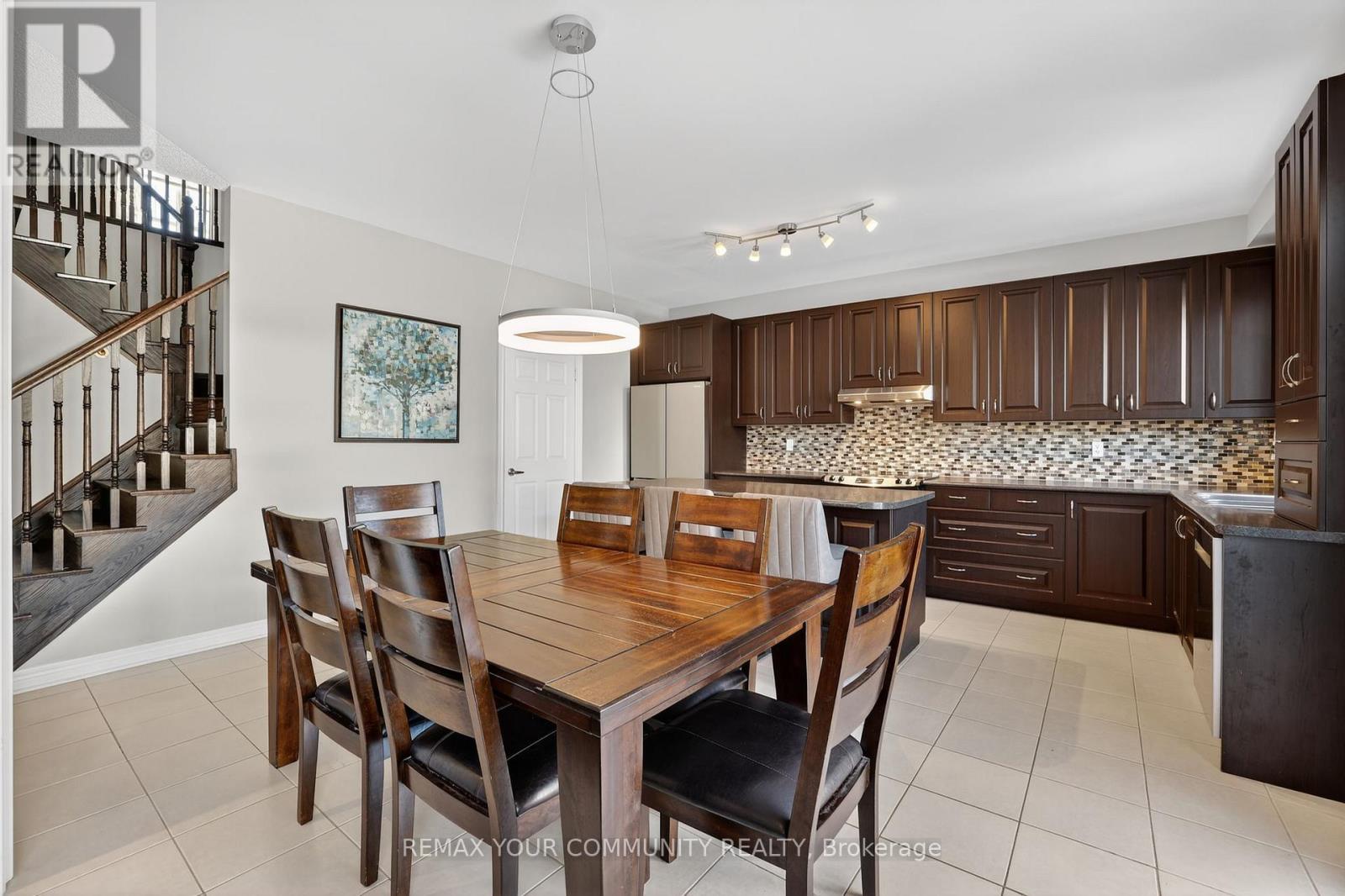 9 Faris Street, Bradford West Gwillimbury (Bradford), Ontario  L3Z 0B4 - Photo 12 - N12853124