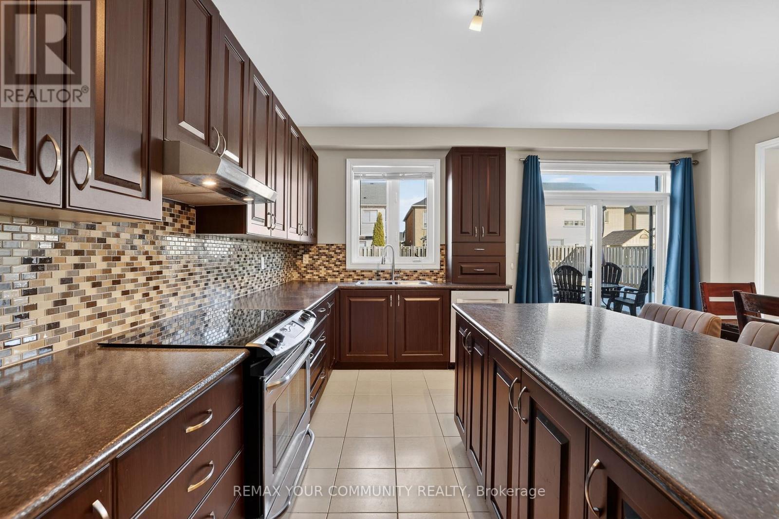 9 Faris Street, Bradford West Gwillimbury (Bradford), Ontario  L3Z 0B4 - Photo 13 - N12853124