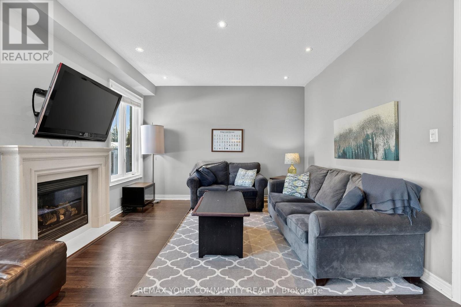 9 Faris Street, Bradford West Gwillimbury (Bradford), Ontario  L3Z 0B4 - Photo 5 - N12853124