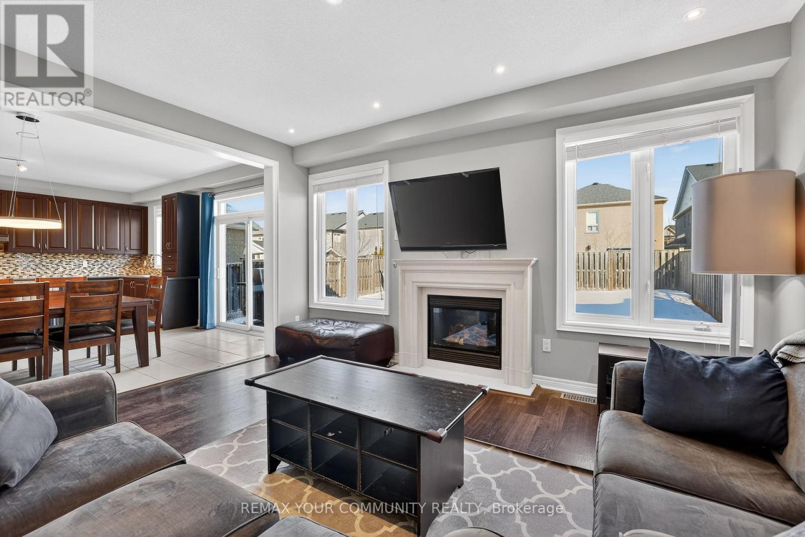 9 Faris Street, Bradford West Gwillimbury (Bradford), Ontario  L3Z 0B4 - Photo 8 - N12853124