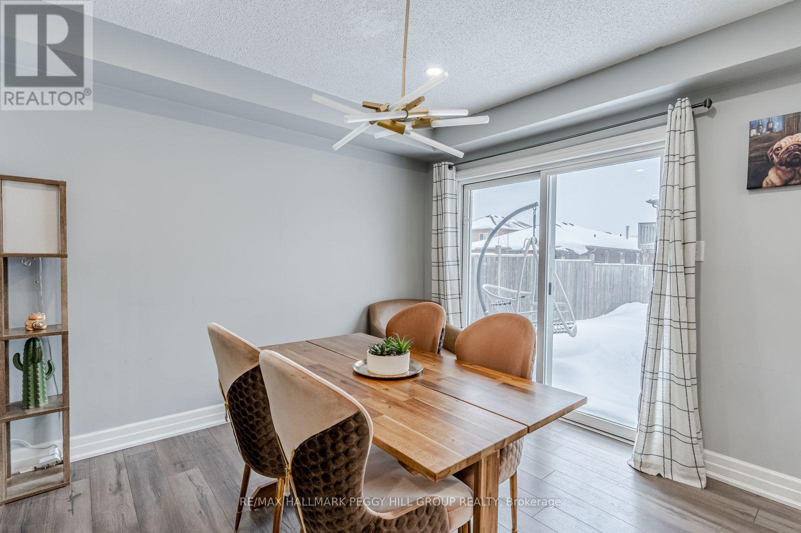 34 Coronation Parkway, Barrie (Innis-Shore), Ontario  L4M 7J8 - Photo 4 - S12853096