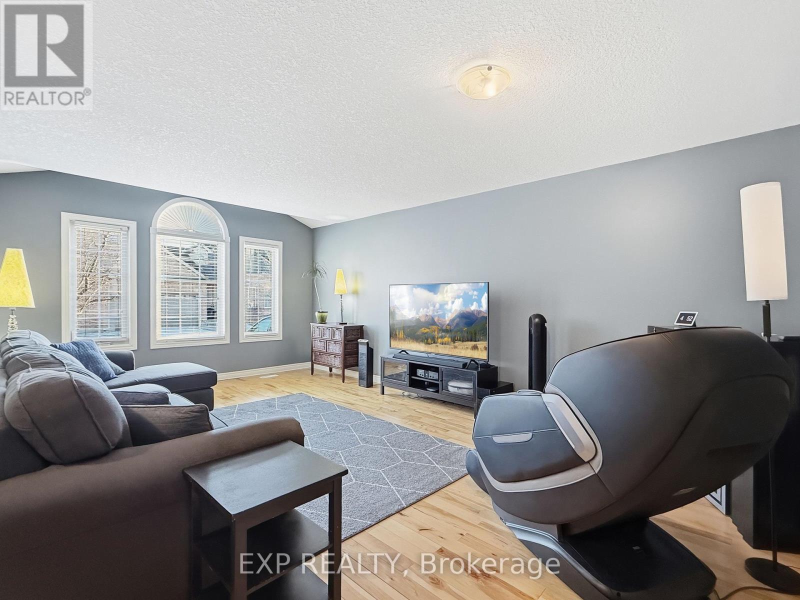 Photo 6 of 26 for 7 - 638 Wharncliffe Road S