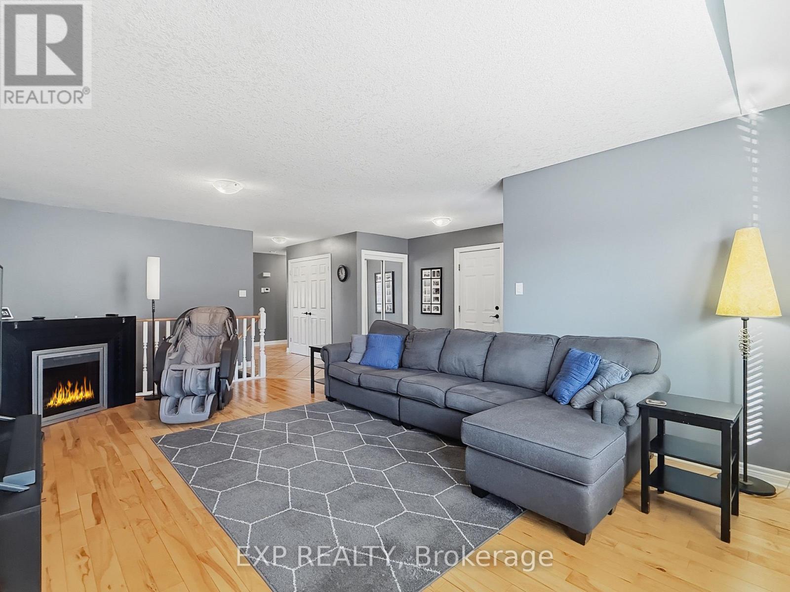 Photo 8 of 26 for 7 - 638 Wharncliffe Road S