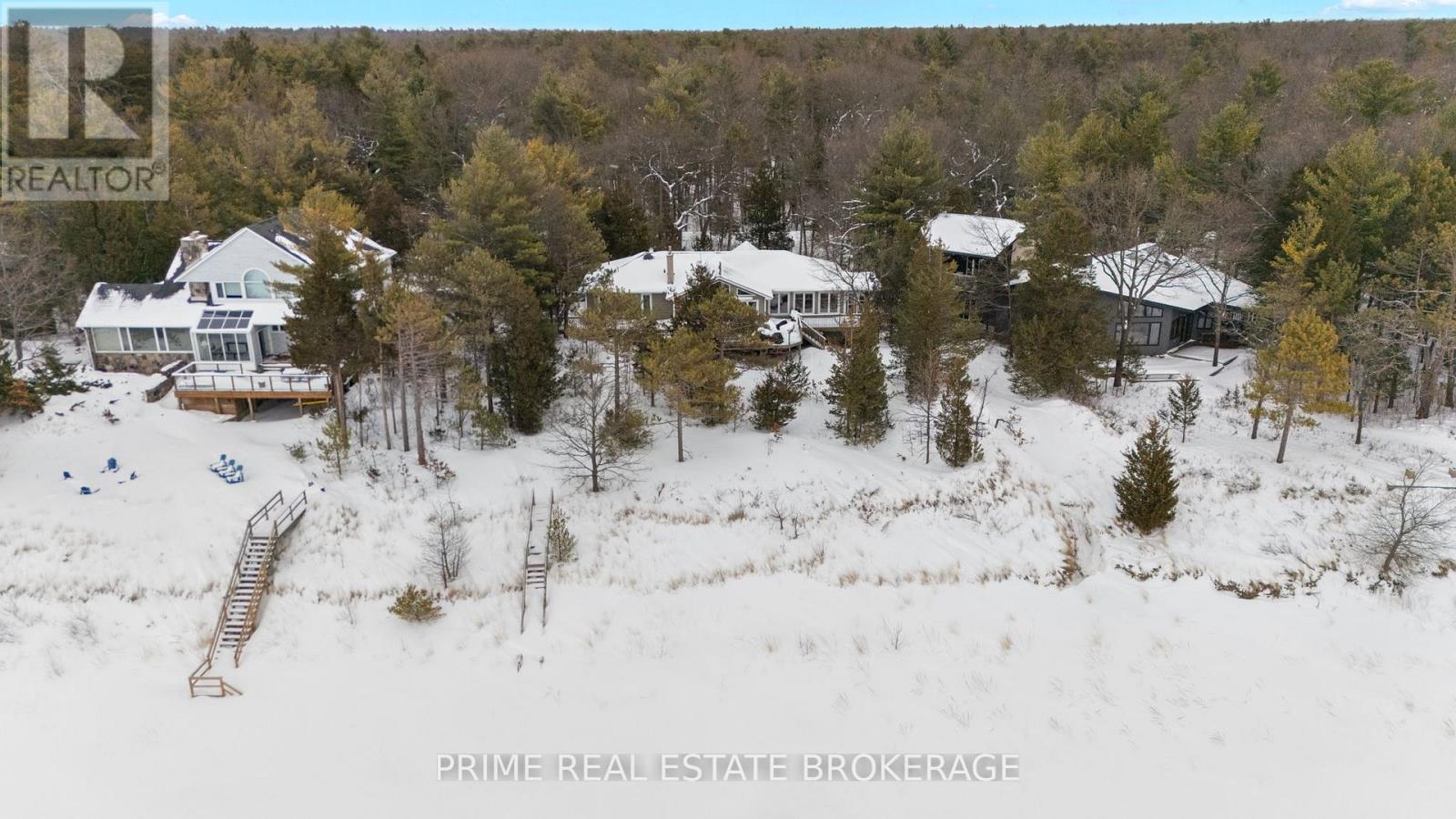 9856 Huron Place, Lambton Shores (Grand Bend), Ontario  N0M 1T0 - Photo 47 - X12849344