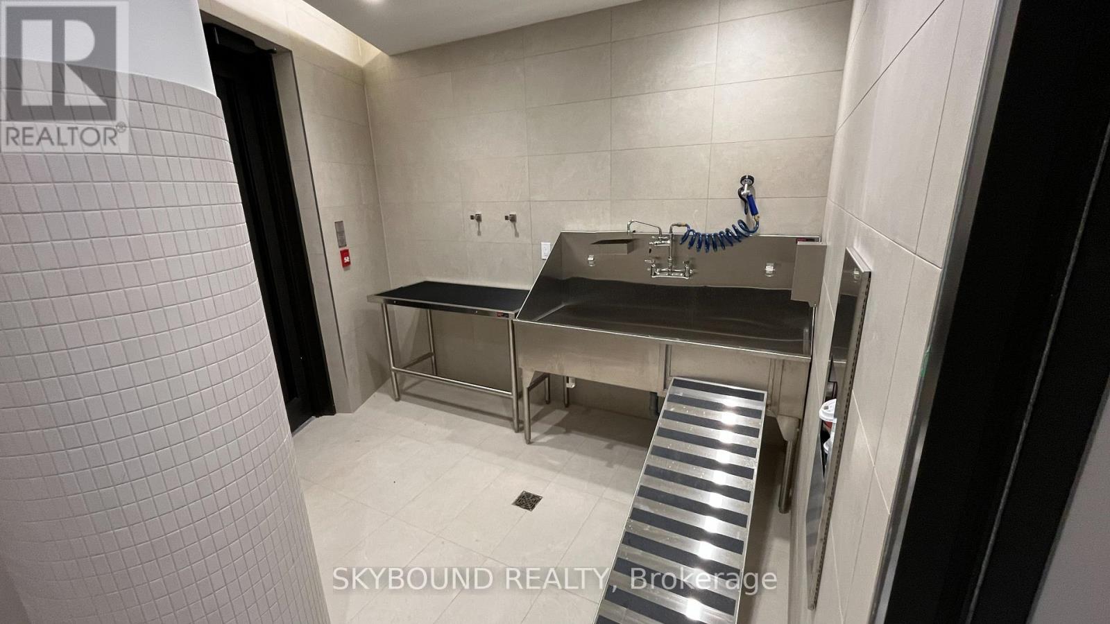 1107 - 3006 William Cutmore Boulevard, Oakville, Ontario  L6H 8A4 - Photo 10 - W12852982