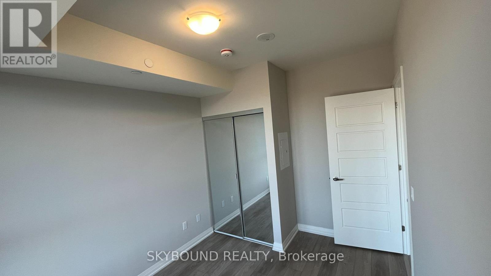 1107 - 3006 William Cutmore Boulevard, Oakville, Ontario  L6H 8A4 - Photo 6 - W12852982