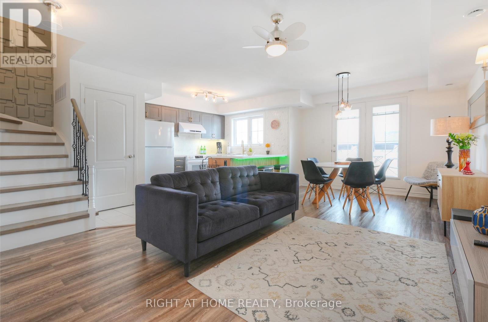 14 - 2450 Post Road, Oakville, Ontario  L6H 0J2 - Photo 4 - W12853064