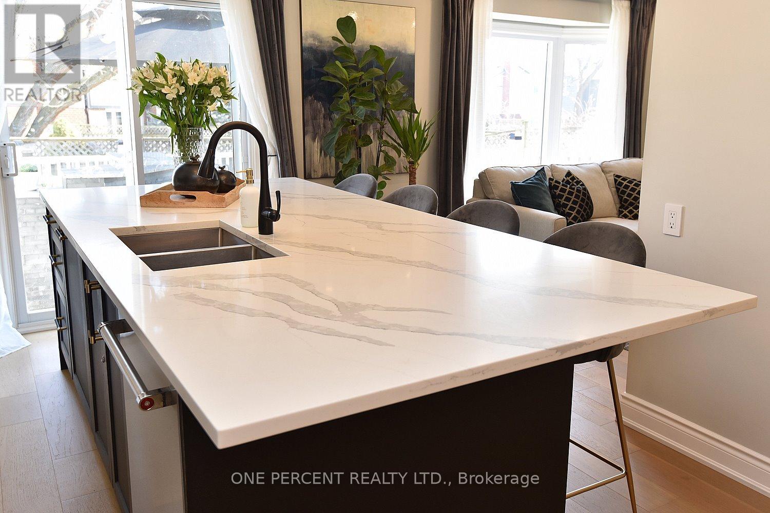 2211 Hunt Crescent, Burlington (Headon), Ontario  L7M 3E3 - Photo 10 - W12853080