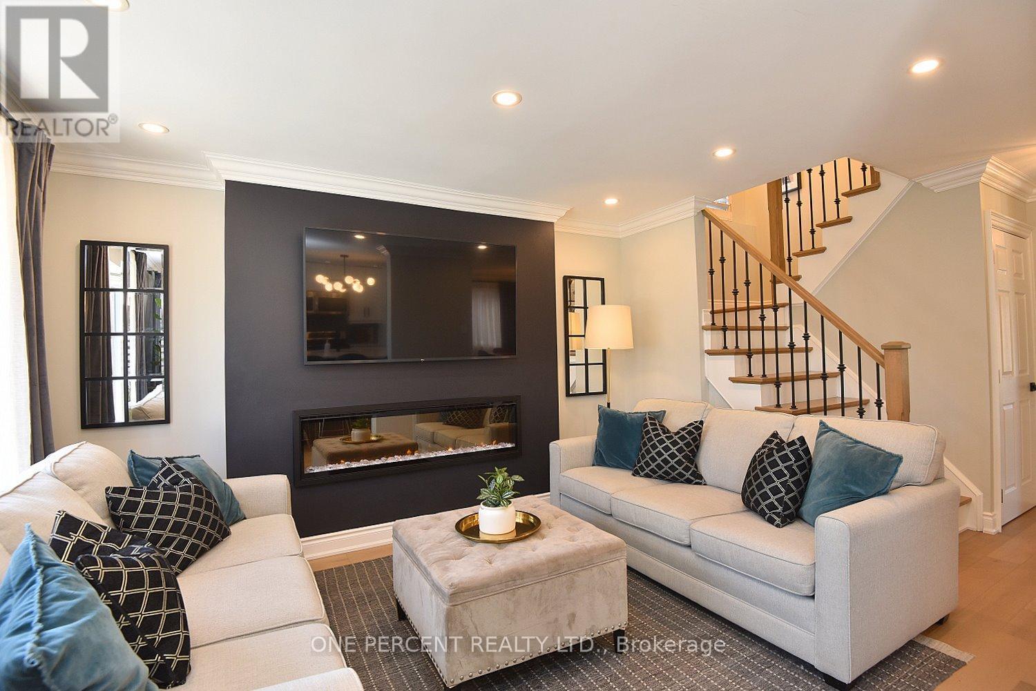 2211 Hunt Crescent, Burlington (Headon), Ontario  L7M 3E3 - Photo 16 - W12853080