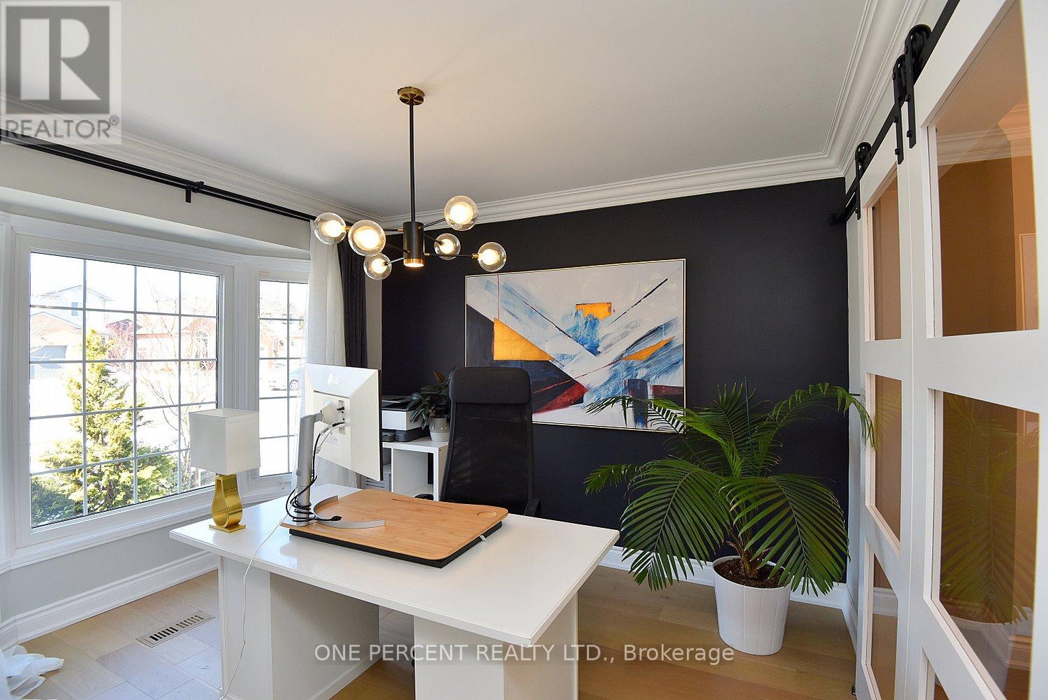 2211 Hunt Crescent, Burlington (Headon), Ontario  L7M 3E3 - Photo 18 - W12853080