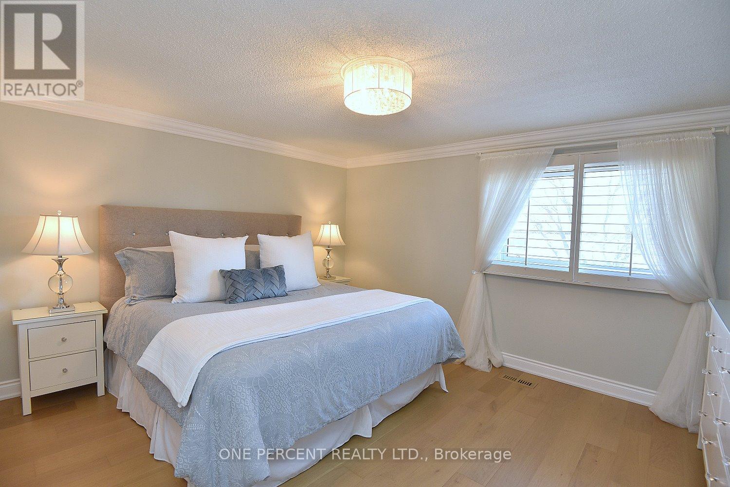 2211 Hunt Crescent, Burlington (Headon), Ontario  L7M 3E3 - Photo 24 - W12853080