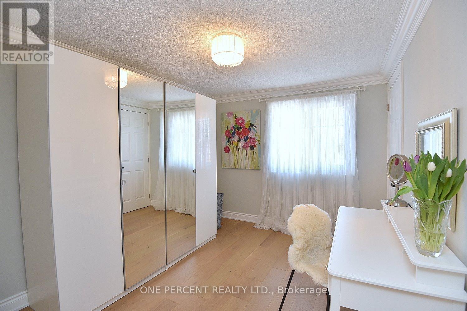 2211 Hunt Crescent, Burlington (Headon), Ontario  L7M 3E3 - Photo 26 - W12853080