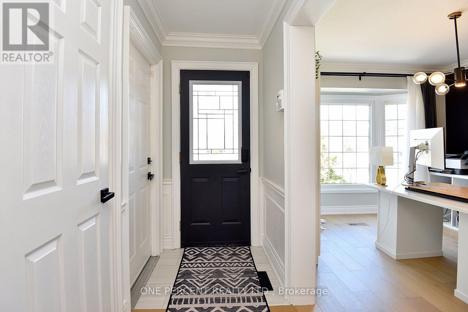 2211 Hunt Crescent, Burlington (Headon), Ontario  L7M 3E3 - Photo 3 - W12853080