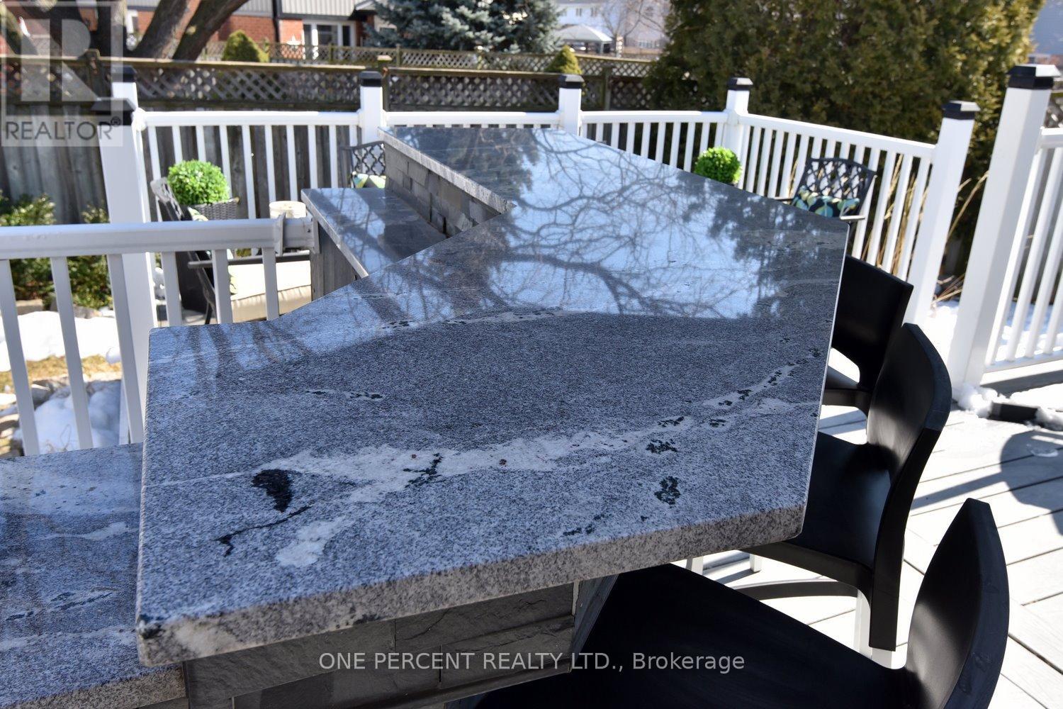 2211 Hunt Crescent, Burlington (Headon), Ontario  L7M 3E3 - Photo 33 - W12853080