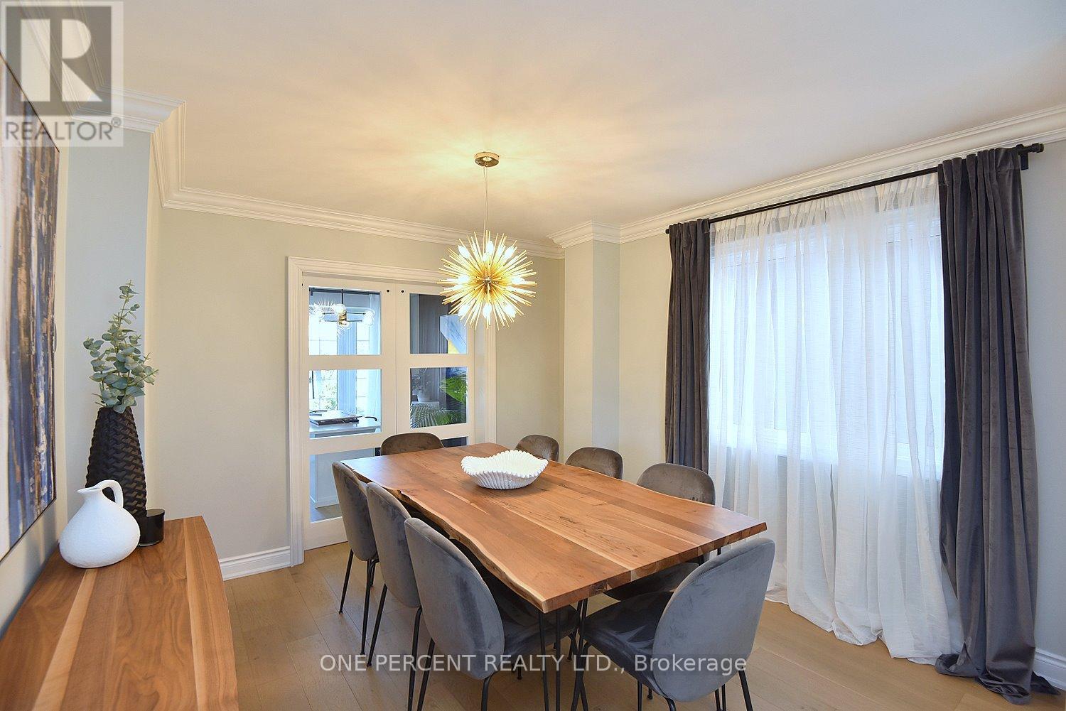 2211 Hunt Crescent, Burlington (Headon), Ontario  L7M 3E3 - Photo 5 - W12853080