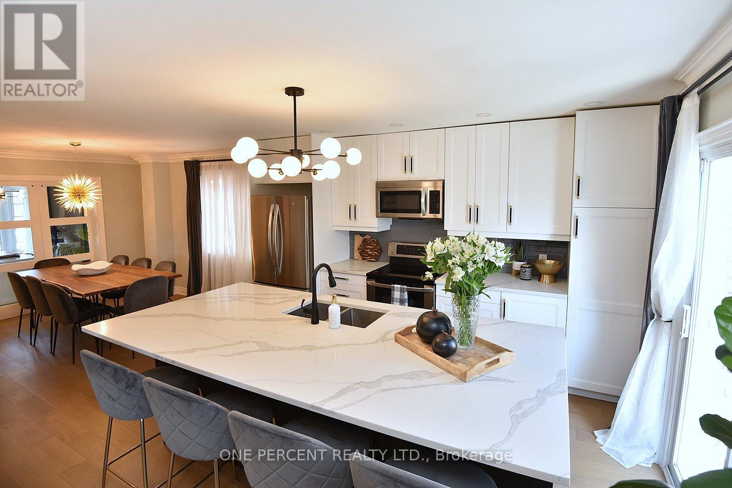 2211 Hunt Crescent, Burlington (Headon), Ontario  L7M 3E3 - Photo 9 - W12853080