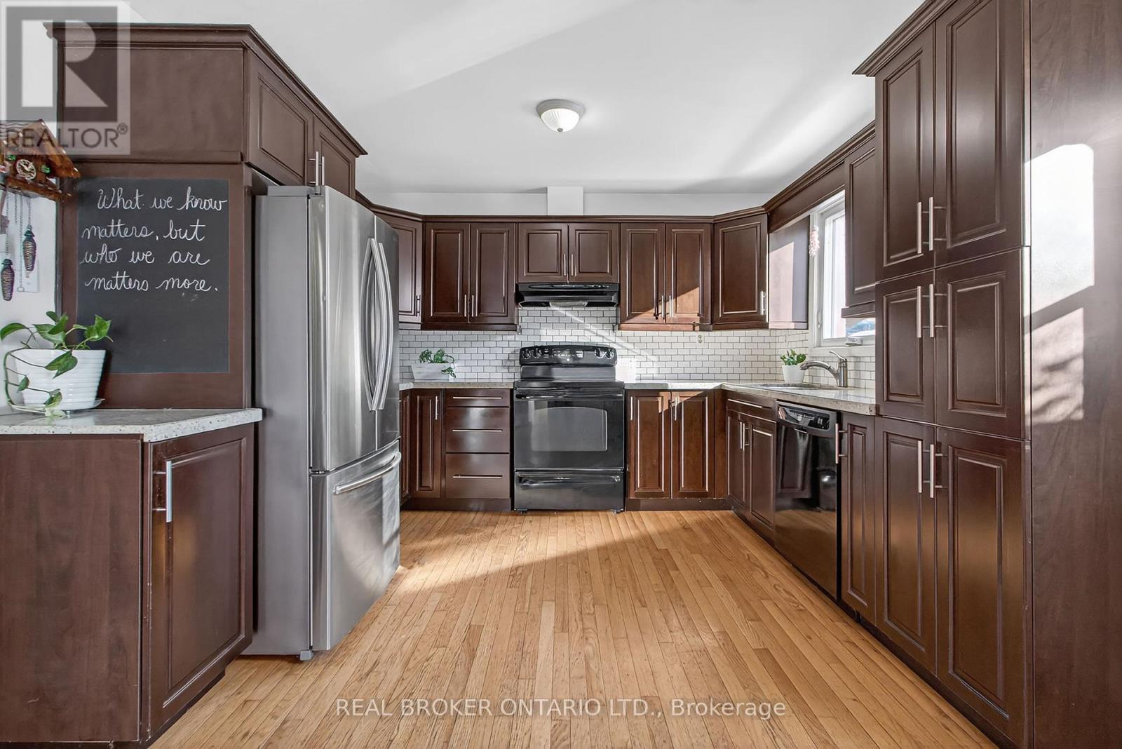 423 Scott Drive, Orangeville, Ontario  L9W 4L9 - Photo 11 - W12853084