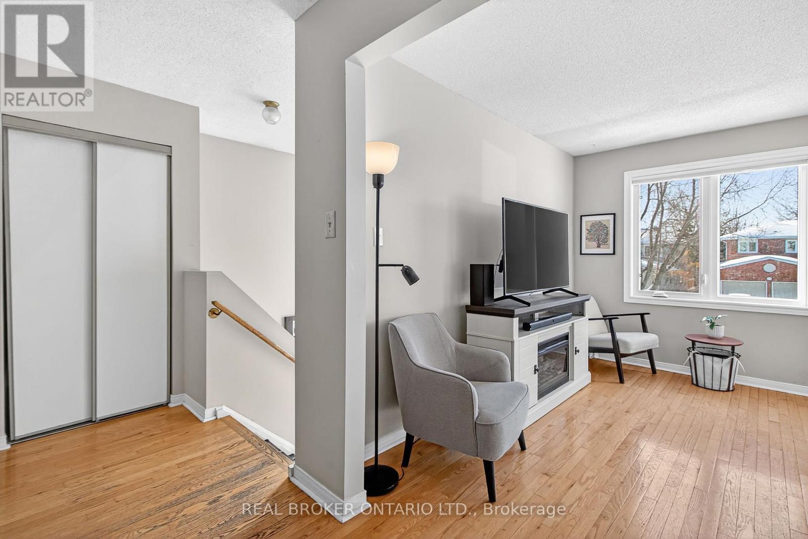 423 Scott Drive, Orangeville, Ontario  L9W 4L9 - Photo 4 - W12853084