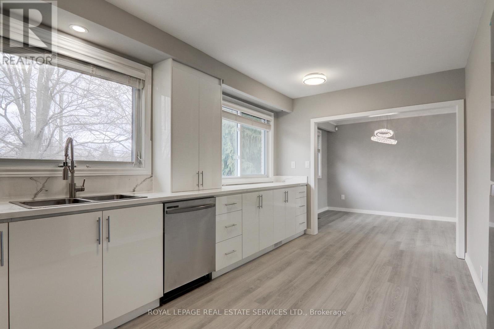 1191 Newton Road, Oakville, Ontario  L6H 2A1 - Photo 16 - W12853086