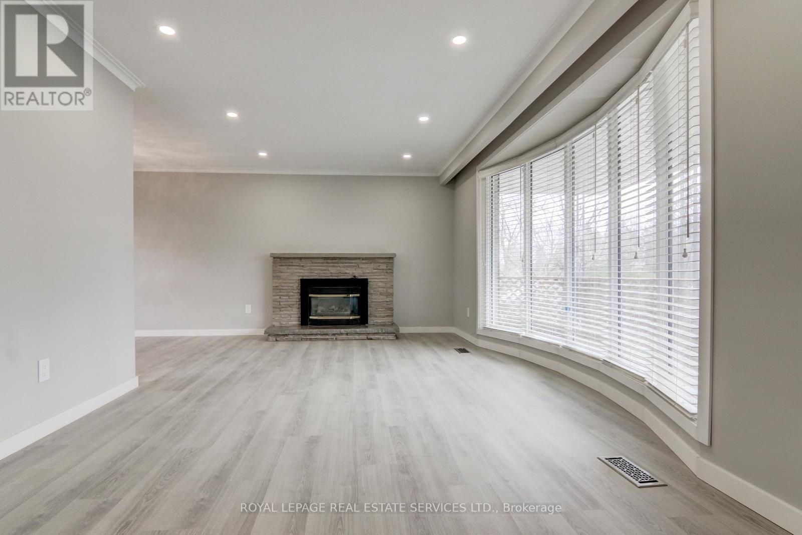 1191 Newton Road, Oakville, Ontario  L6H 2A1 - Photo 4 - W12853086