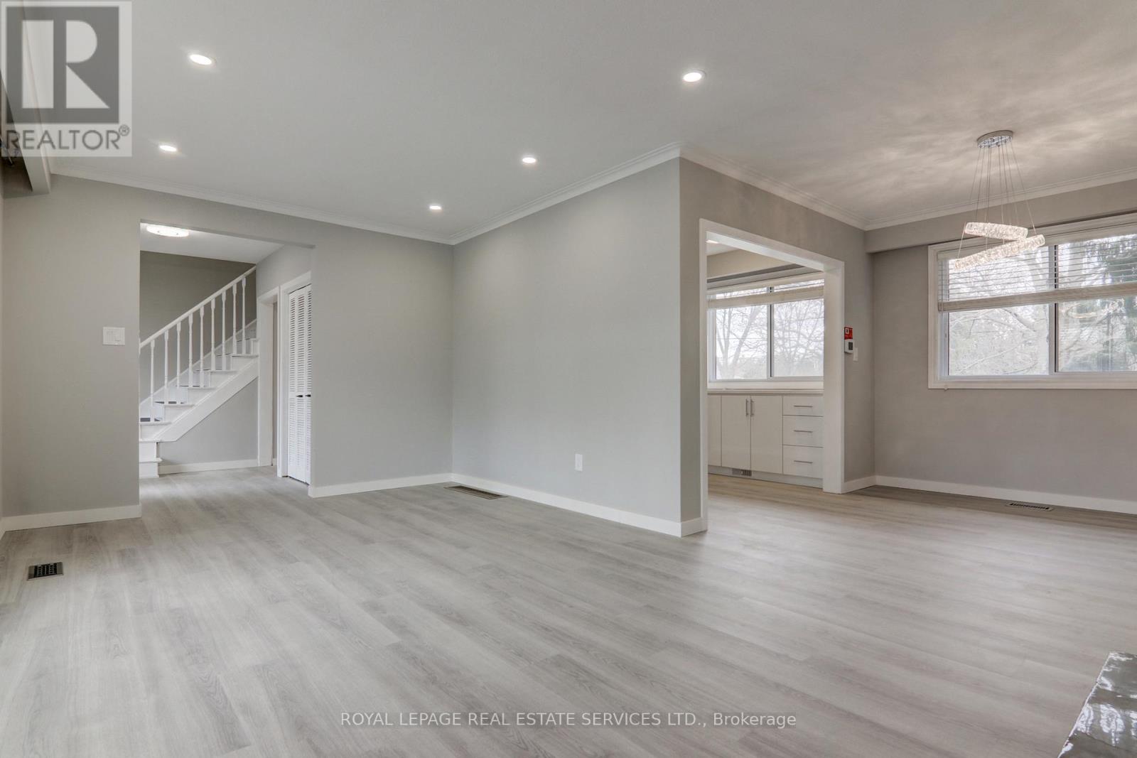 1191 Newton Road, Oakville, Ontario  L6H 2A1 - Photo 7 - W12853086