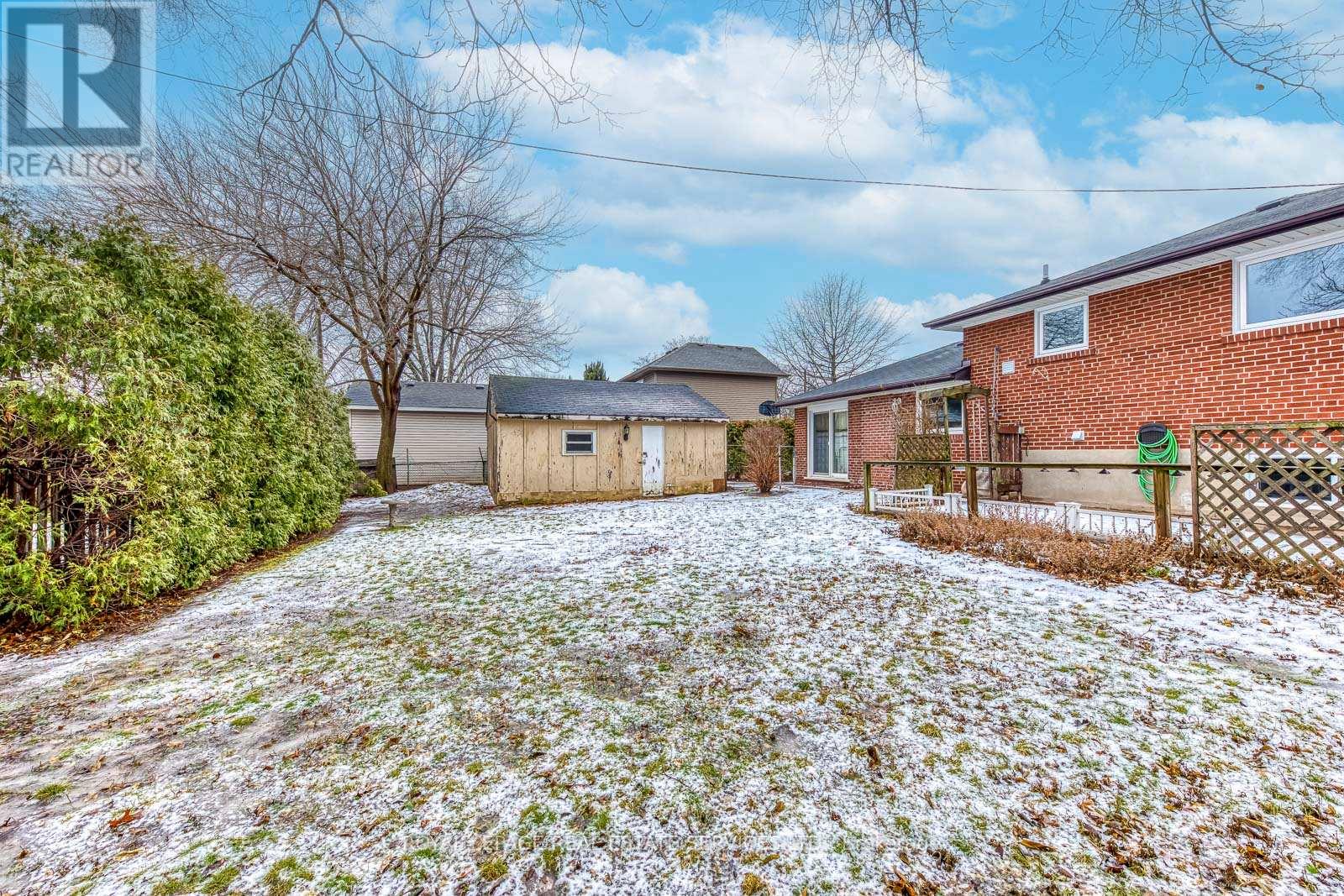 2420 Raymore Drive, Burlington, Ontario  L7R 2B3 - Photo 39 - W12853088